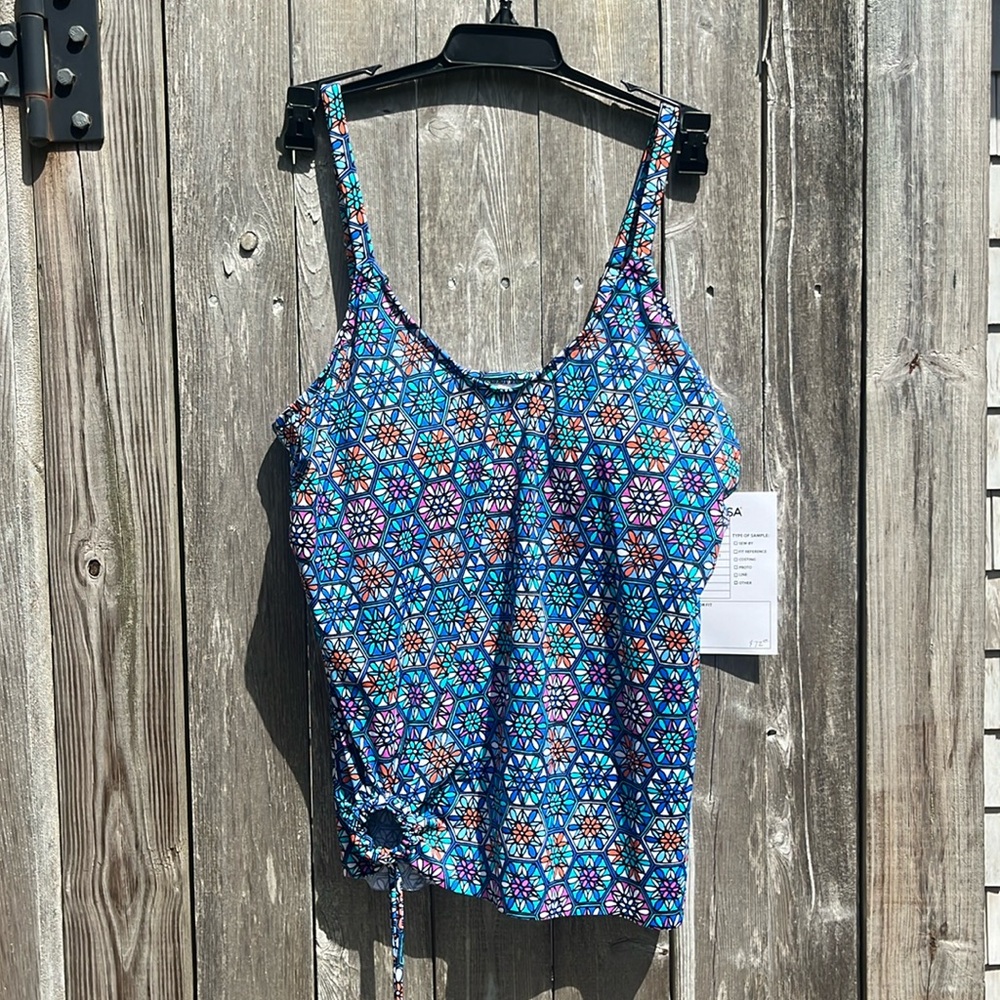 Shape Solver By Penbrooke Multi Floral Padded Keyhole Tankini Top,Size 10,NWT